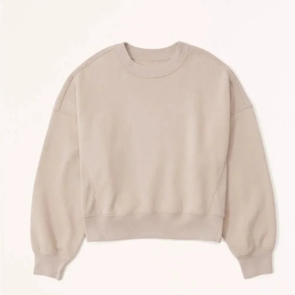 Abercrombie & Fitch Cropped Boxy Soft A&F Max Essentials Crewneck Size Small